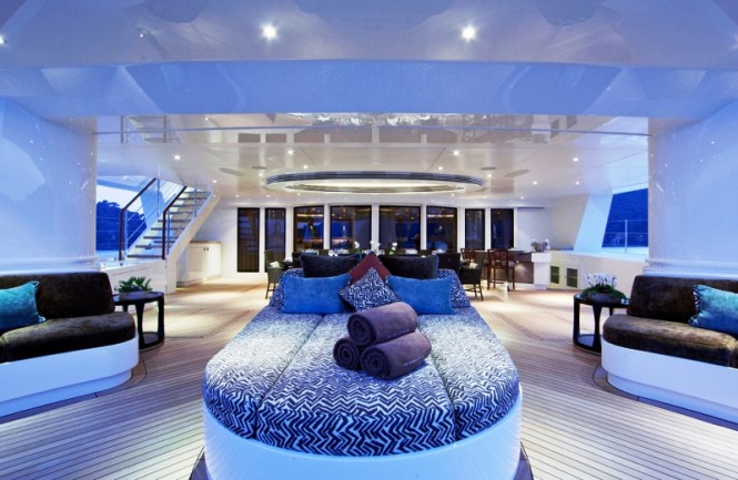 HEMISPHERE Superyacht - Sundeck HEMISPHERE Superyacht - Sundeck