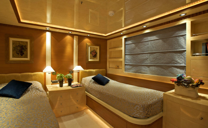 Motor Yacht O'Neiro - Twin Cabin Motor Yacht O'Neiro - Twin Cabin