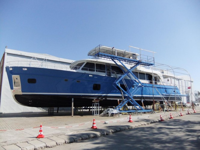 Vicem 107 Classic Cruiser motor yacht MONI on water
