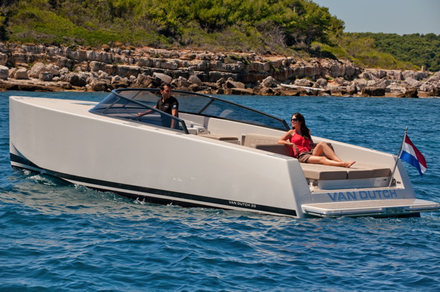VanDutch 30 Yacht Tender: Purity and Balance