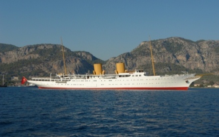 World Superyacht Awards 2012: Cruising the Bosphorus aboard the 128 charter yacht SAVARONA