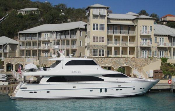 Horizon E84 superyacht Debbie Lou