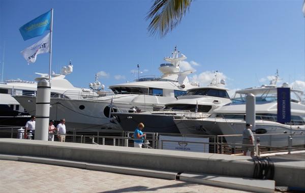 Horizon Yachts at the 2012 Palm Beach Show a Great Success