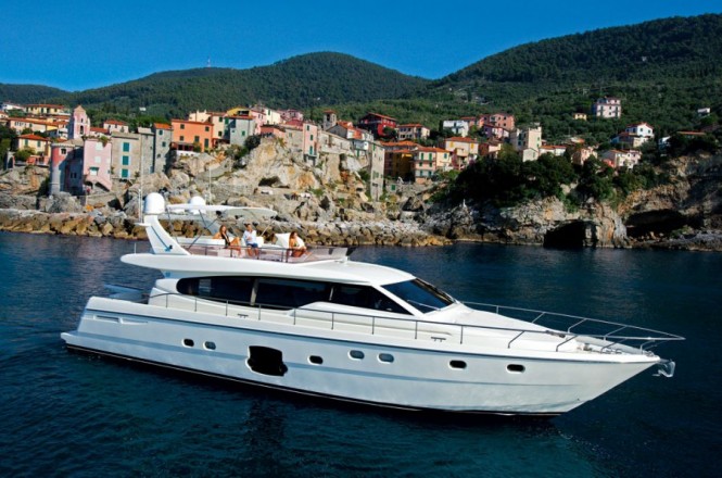 Luxury motor yacht Ferretti 620jpg Luxury motor yacht Ferretti 620jpg