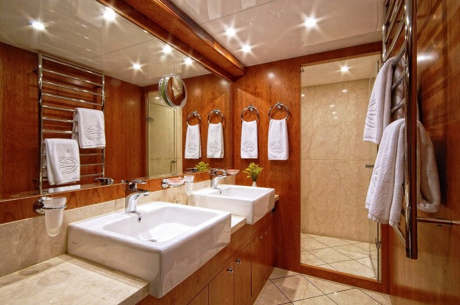 Luxury yacht ANNABEL II Master Bathroom Luxury yacht ANNABEL II Master Bathroom