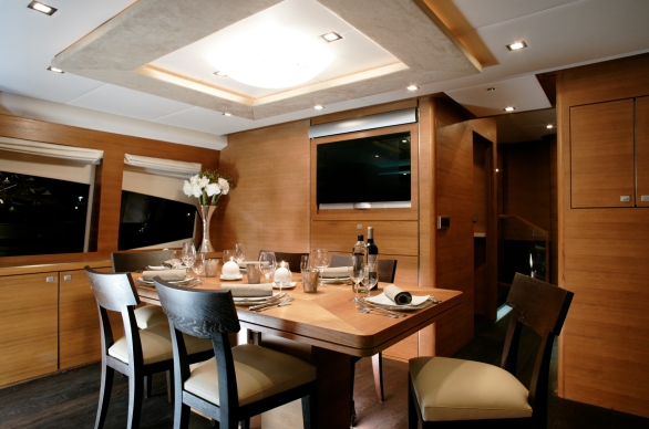 Motor Yacht Mayama - Dining Motor Yacht Mayama - Dining