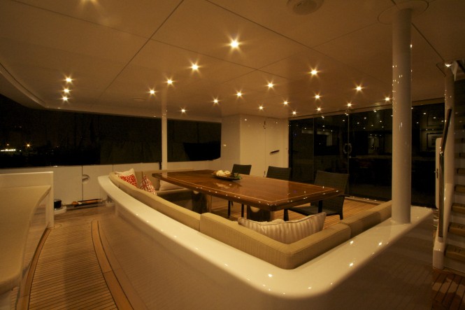 The luxury motor yacht No Comment (ex Tropic C) The luxury motor yacht No Comment (ex Tropic C)