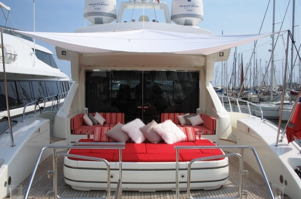 superyacht SOAN - Aft Sunbathing superyacht SOAN - Aft Sunbathing