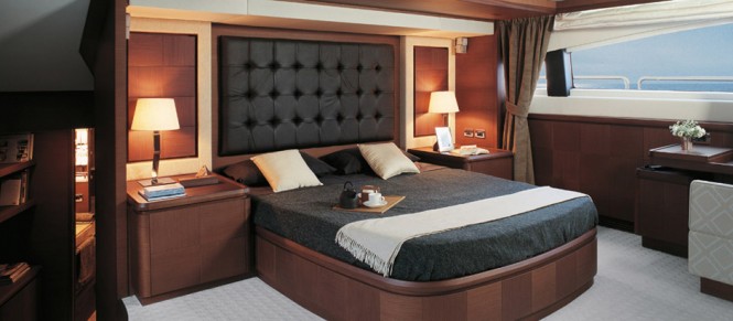 Luxurious cabins aboard the 31m motor yacht Azimut Grande 105 Luxurious cabins aboard the 31m motor yacht Azimut Grande 105