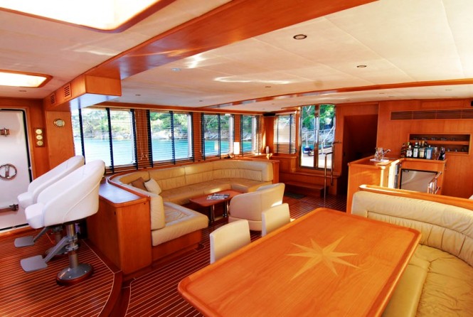 Luxury sailing yacht SEA COMET - Salon Dining Luxury sailing yacht SEA COMET - Salon Dining