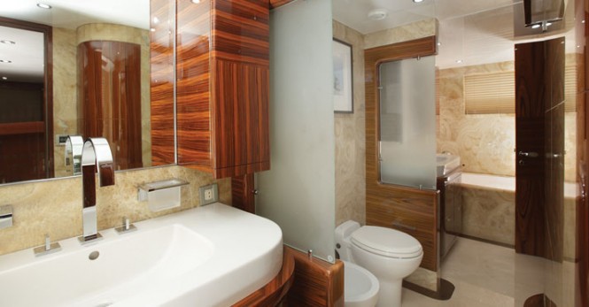 Motor yacht Majesty 101 Owner's en-suite Motor yacht Majesty 101 Owner's en-suite
