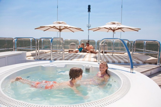 Relaxing aboard superyacht Glaze Relaxing aboard superyacht Glaze