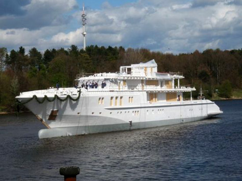 74m Nobiskrug megayacht Graffiti re-launched as motor yacht FLYING FOX