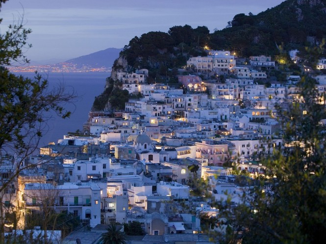 Luxury Yacht Charter Destination Campania - Italy Luxury Yacht Charter Destination Campania - Italy