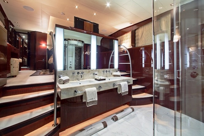 ISA 120 yacht Whispering Angel (ex Junie II) - Master Ensuite ISA 120 yacht Whispering Angel (ex Junie II) - Master Ensuite