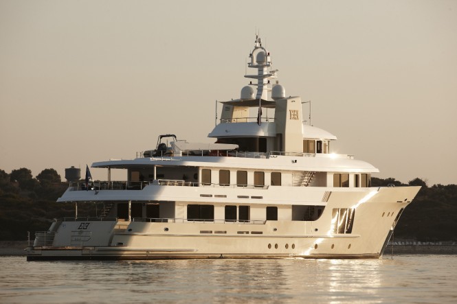 Vripack receives a ShowBoats Design Award for expedition charter yacht E&E