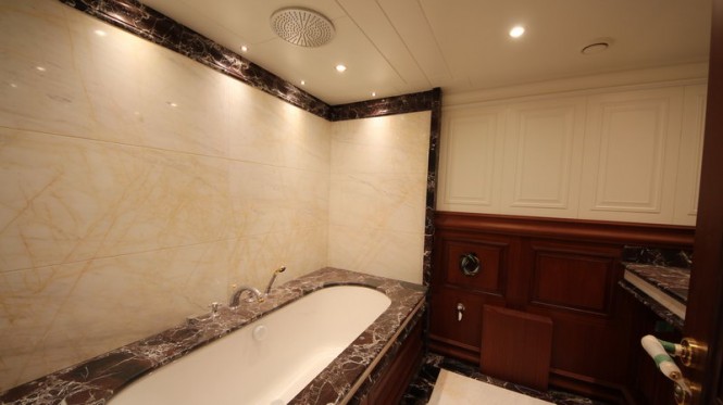 Luxury yacht Bilgin 160 Classic Guest Bathroom Luxury yacht Bilgin 160 Classic Guest Bathroom