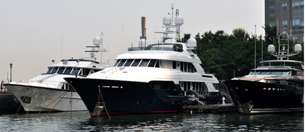 Superyachts Slojo, Endless Summer and Boo Too at Dennis Conner’s North Cove