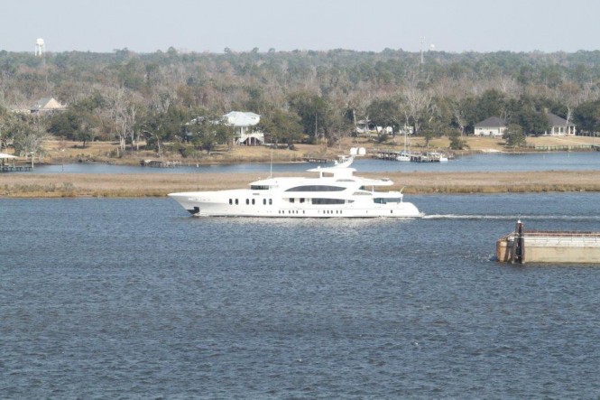 57m Superyacht LADY LINDA Heading to Sea 57m Superyacht LADY LINDA Heading to Sea