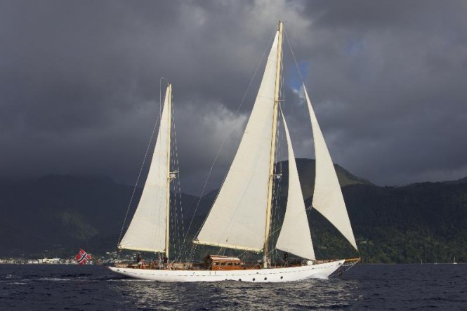 New chainplates for the 88ft classic sailing yacht SINCERITY by Stephens Waring Yacht Design