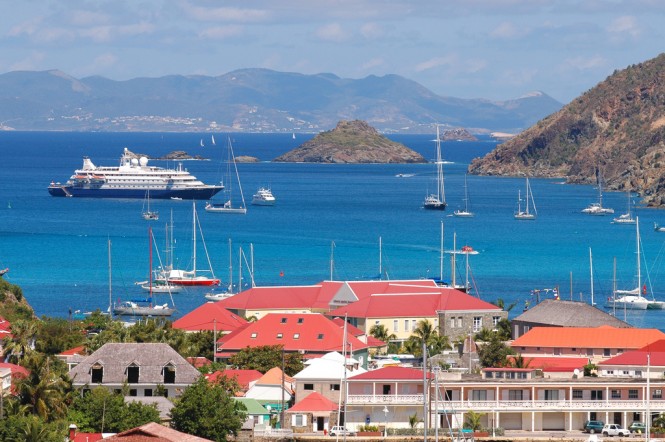 Charter Yacht SEA DREAM for Large Corporate Events, Family Celebrations and Parties in Style and Luxury