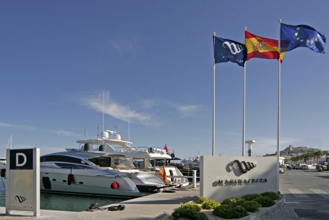 Marina Ibiza with blue flag Marina Ibiza with blue flag