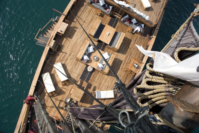 Relax and breath in the wonderful athmosphere aboard luxury sailing yacht Silolona