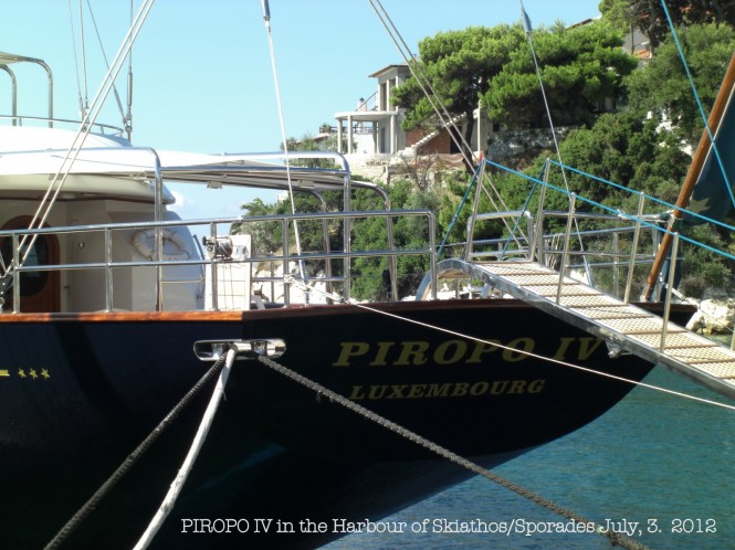 Photos of Perini Navi sailing yacht PIROPO IV in the Sporades