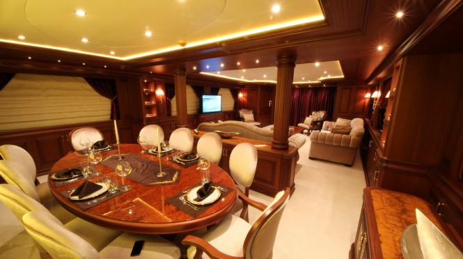 Bilgin 160 Classic superyacht M&M - Dining