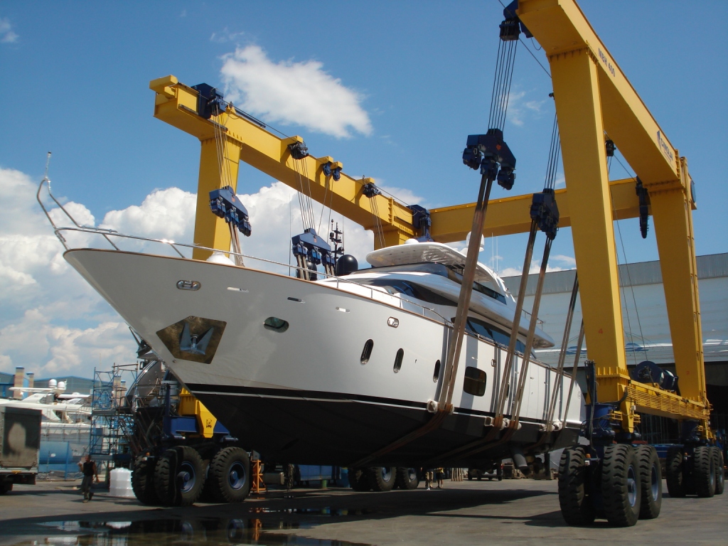 Efficient Propulsion superyacht at launch Efficient Propulsion superyacht at launch