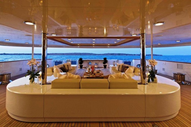 Luxury charter yacht O'MEGA - Main Deck Luxury charter yacht O'MEGA - Main Deck