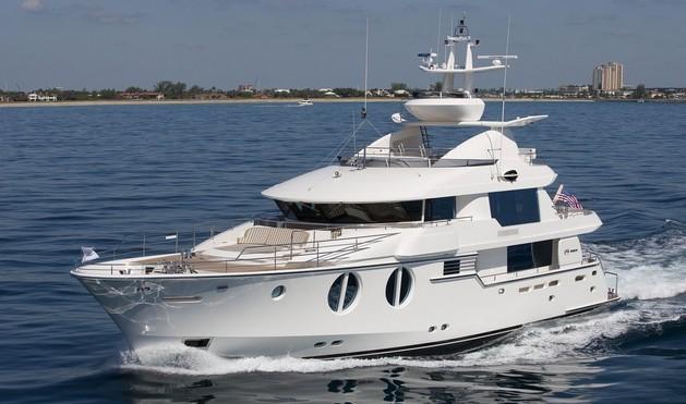 Superyacht CC105 delivered by Horizon Yachts USA
