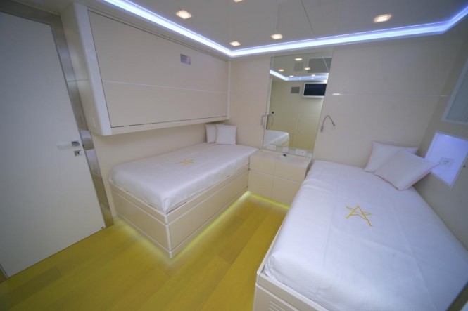 Ocean King 88 superyacht Irie Man - Twin Cabin Ocean King 88 superyacht Irie Man - Twin Cabin