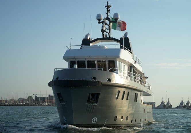 Ocean King 88 superyacht Irie Man - front view Ocean King 88 superyacht Irie Man - front view