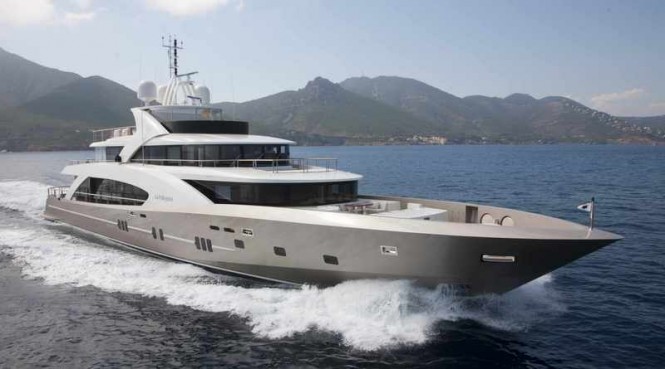 World Debut of the 1st 5000 FLY COUACH superyacht LA PELLEGRINA at the Cannes Boat Show