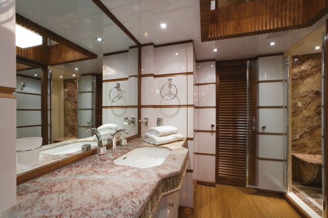 En-suite bathroom aboard Princess Iolanthe yacht - Photo courtesy of Mondo Marine En-suite bathroom aboard Princess Iolanthe yacht - Photo courtesy of Mondo Marine