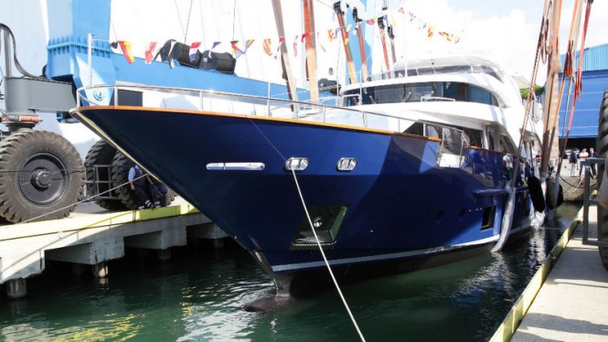 Luxury yacht Hull BD005 by Benetti hits the water Luxury yacht Hull BD005 by Benetti hits the water
