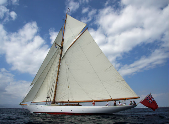 Refit of the 30m classic sailing yacht MERRYMAID at Yacht Solutions