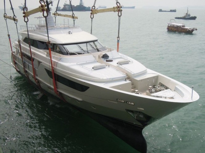 SD122 yacht Lady Cecilia touching the water SD122 yacht Lady Cecilia touching the water