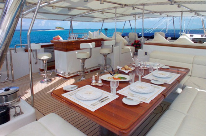 Sailing Yacht Felicita West - Al fresco dining Sailing Yacht Felicita West - Al fresco dining