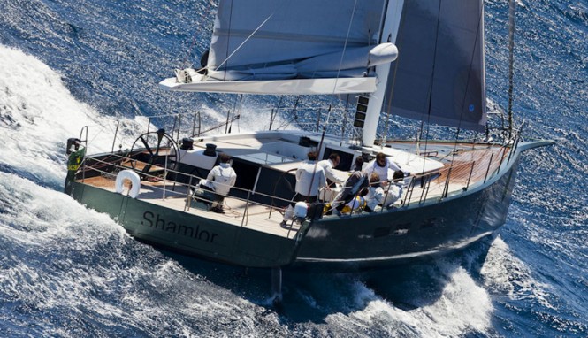 Luxury yacht Shamlor - rear view