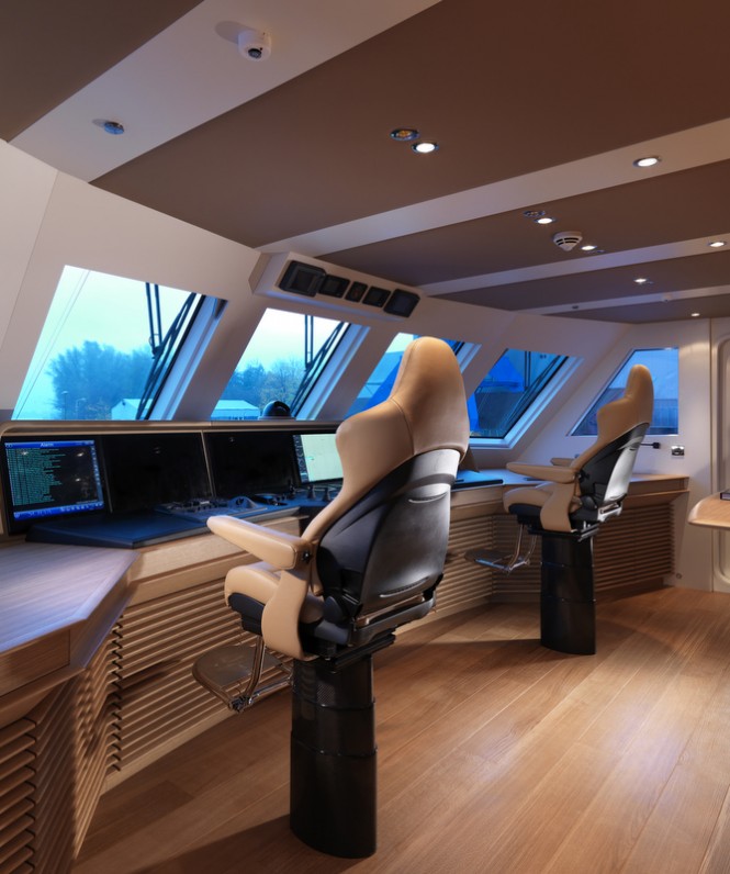 Moonen YN194 luxury yacht Sofia - Wheelhouse Moonen YN194 luxury yacht Sofia - Wheelhouse