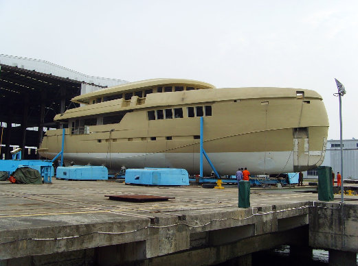 Hull of the 44m Kingship luxury yacht GREEN VOYAGER tested in water