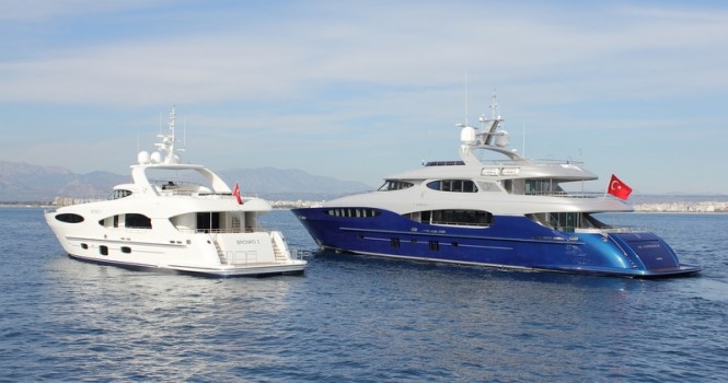 Le Caprice V superyacht and Bronko I yacht - aft view Le Caprice V superyacht and Bronko I yacht - aft view