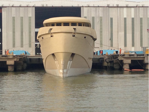 Motor yacht Green Voyager - front view Motor yacht Green Voyager - front view