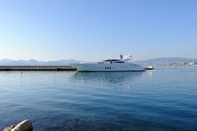 Italyachts 34/01 motor yacht PHOENICIAN delivered by Rodriguez Group