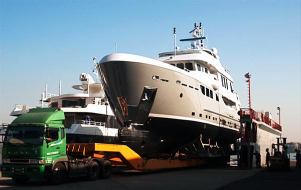 New Horizon EP115 motor yacht TANGO 5 launched