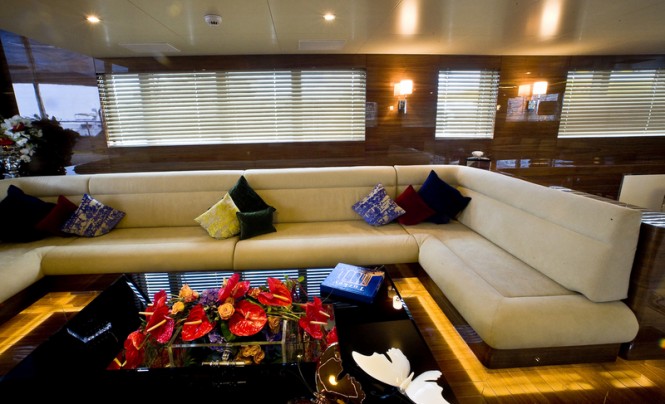 Motorsailer yacht 60 Years - Salon Motorsailer yacht 60 Years - Salon