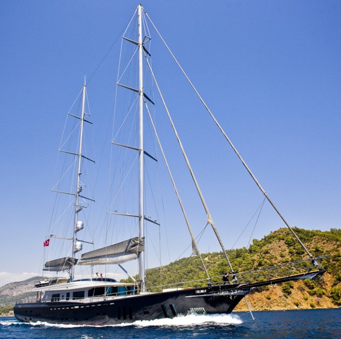 Spectacular 60 Years superyacht by Royal Craft Yachting Spectacular 60 Years superyacht by Royal Craft Yachting