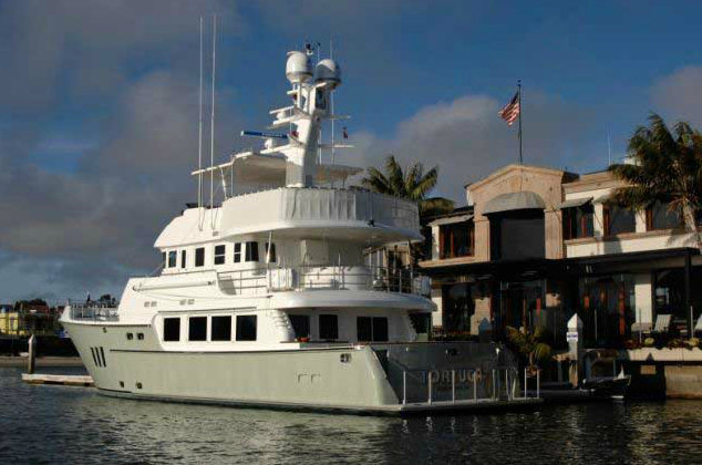 Tortuga Yacht - aft view
